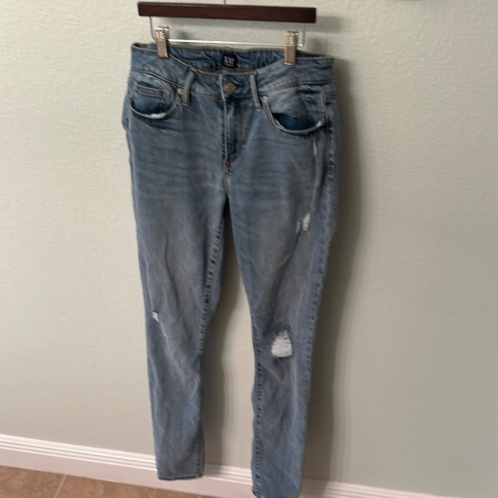 Light wash distressed jeans